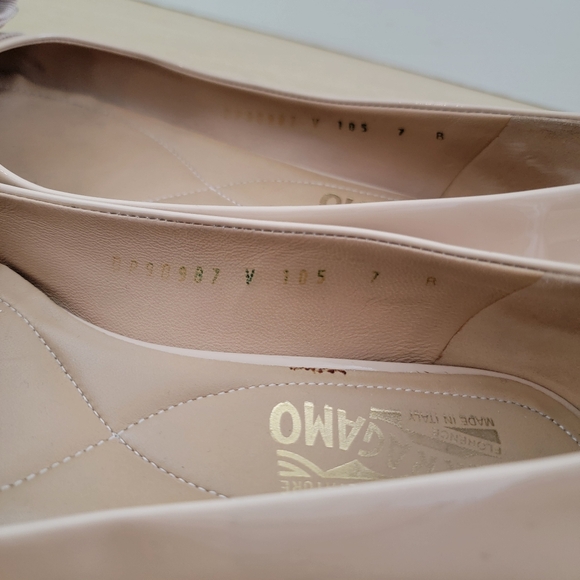 ❤️SALVATORE FERRAGAMO VARINA PATENT LEATHER BALLERINA FLAT (BLUSH PINK) - Picture 4 of 9